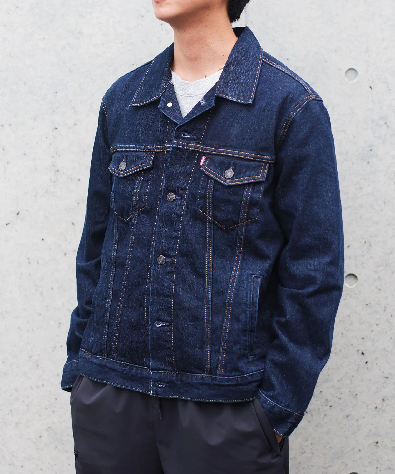 Джинсовая куртка Levi's TYPE V Trucker Jacket RINSE — фото 2