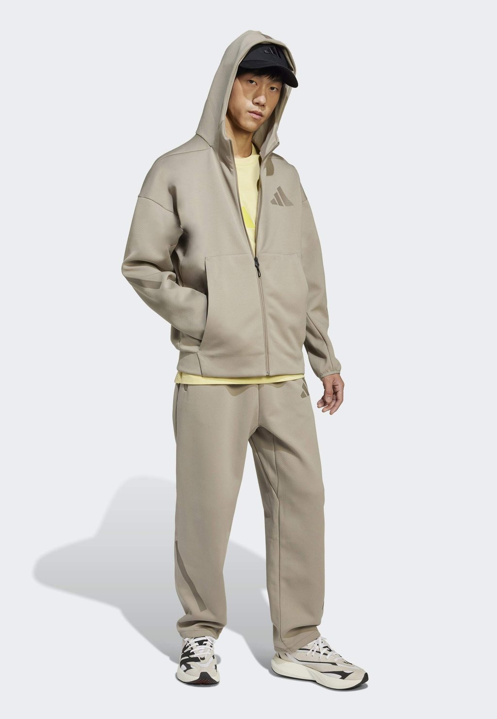 

Спортивные штаны Z N E OPEN-HEM LOOSE Adidas Sportswear, бежевый