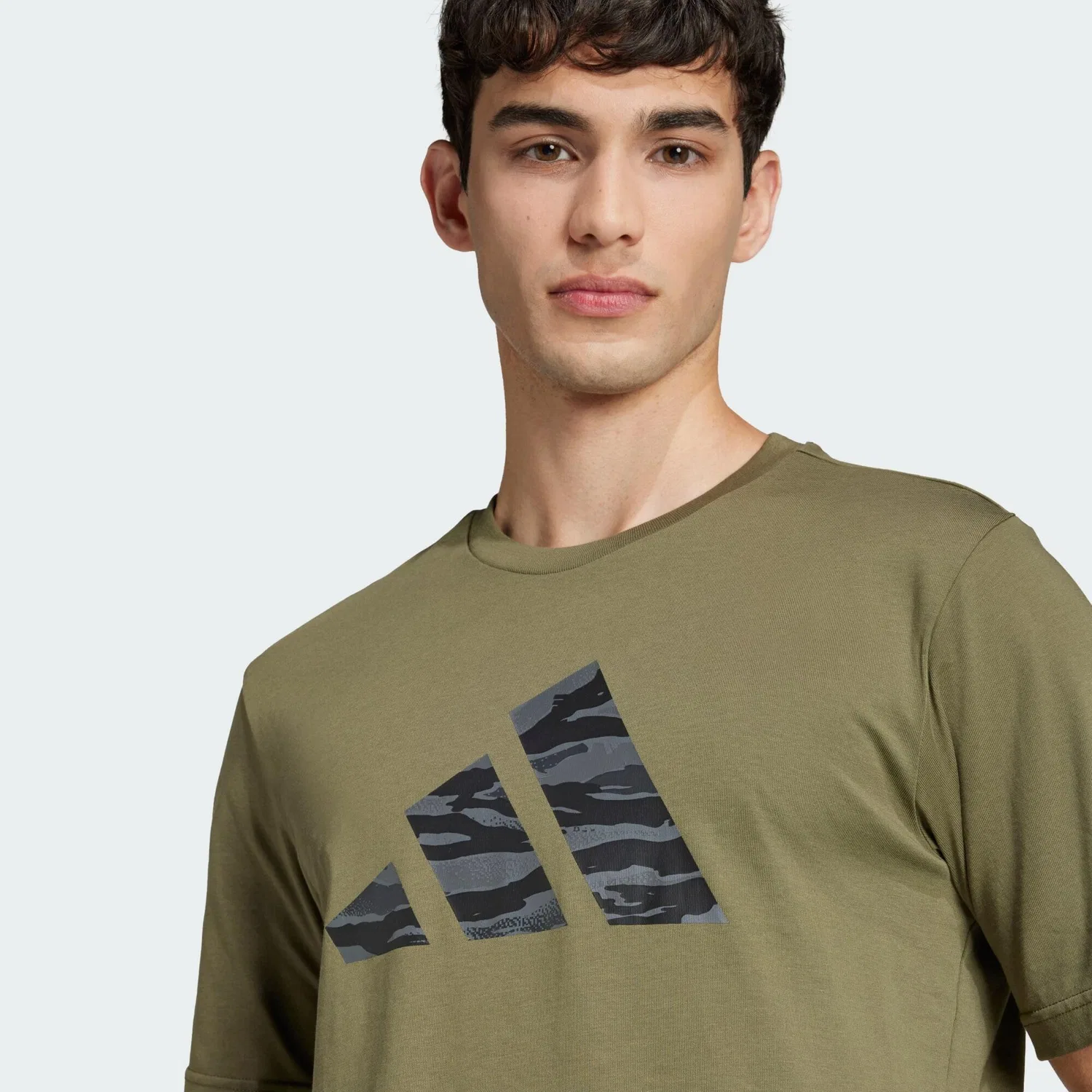 Мужская футболка с камуфляжным принтом Codes Camo Graphic Adidas, Khakibeige Grun — фото 4