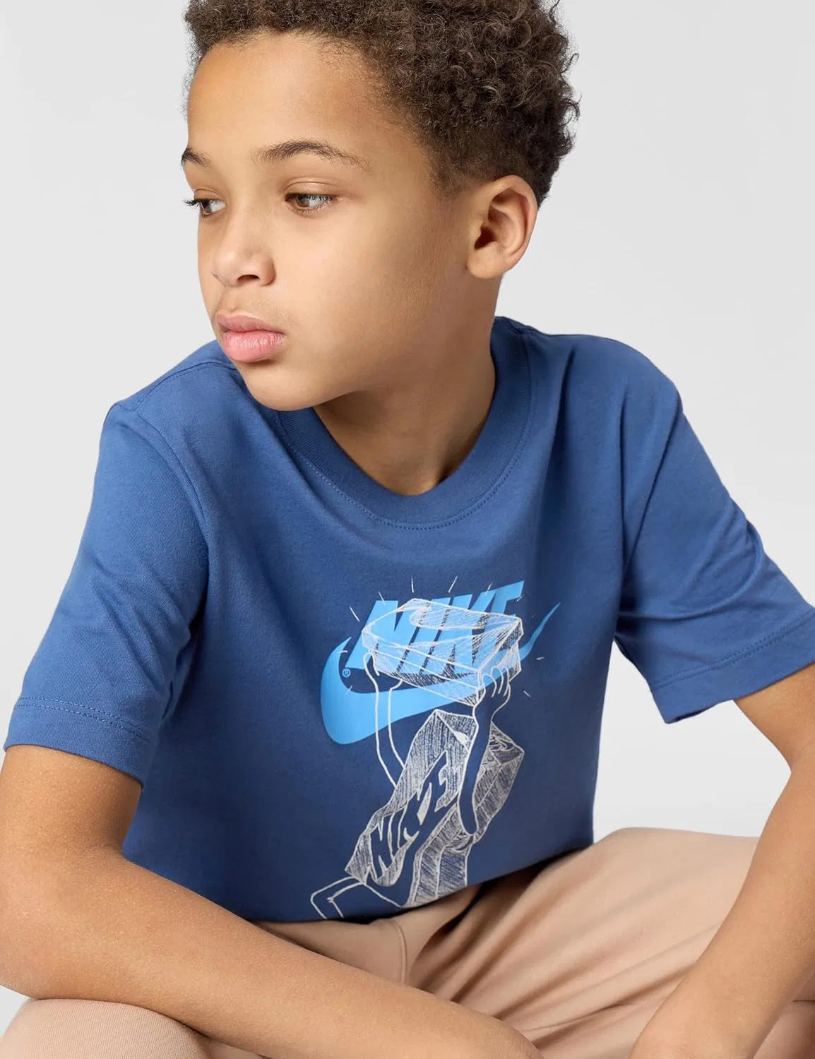 Футболка Nike Sportswear Club Futura, темно-синяя — фото 4
