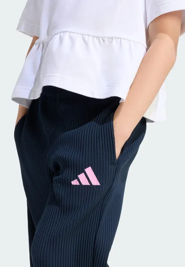 Сезонный комплект для маленьких девочек с оборками - брюки Adidas Performance, белый — фото 4