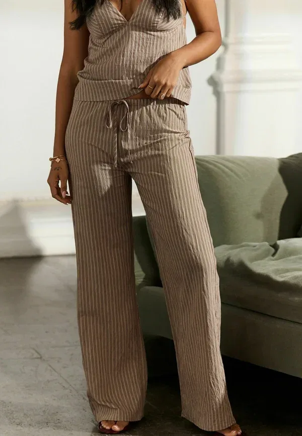 Брюки стрейч с высокой посадкой Regular fit Next, mocha brown stripe — фото 2