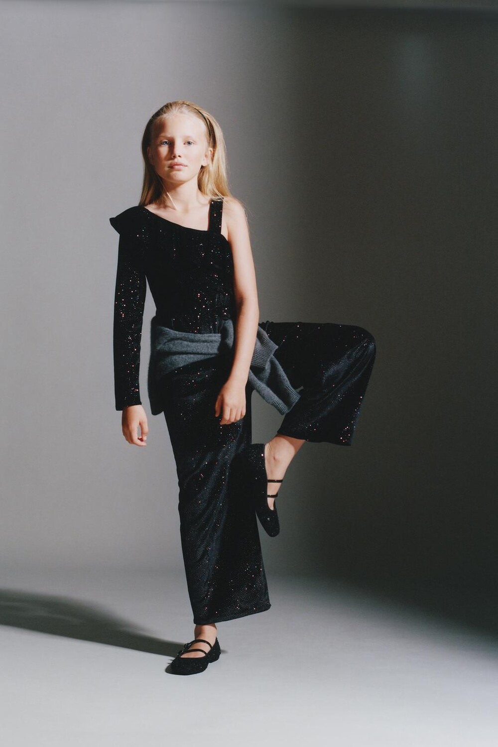 

Блестящий велюровый комбинезон ZARA, черный