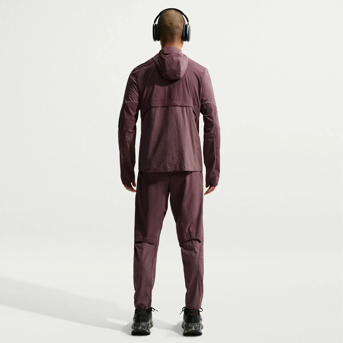 Мужские спортивные брюки с водоотталкивающей пропиткой Nike Repel Stride Dri-FIT Novelty Pant, Dark Wine/Tattoo/Burgundy Crush/Blkref — фото 3