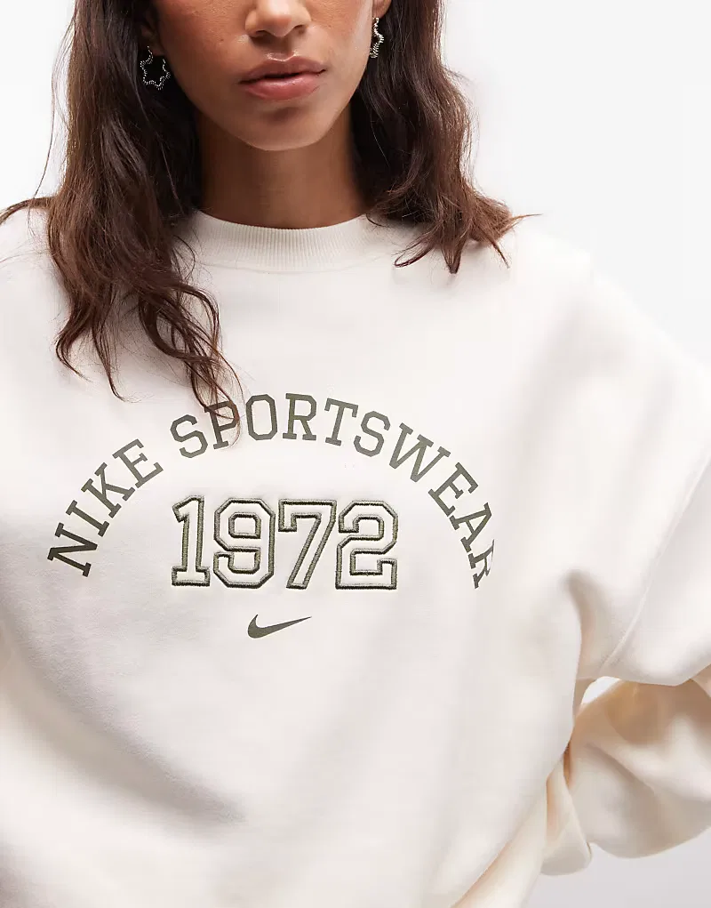 Флисовая толстовка Nike Studio Fleece оверсайз в стиле университетской формы, кремовый — фото 2