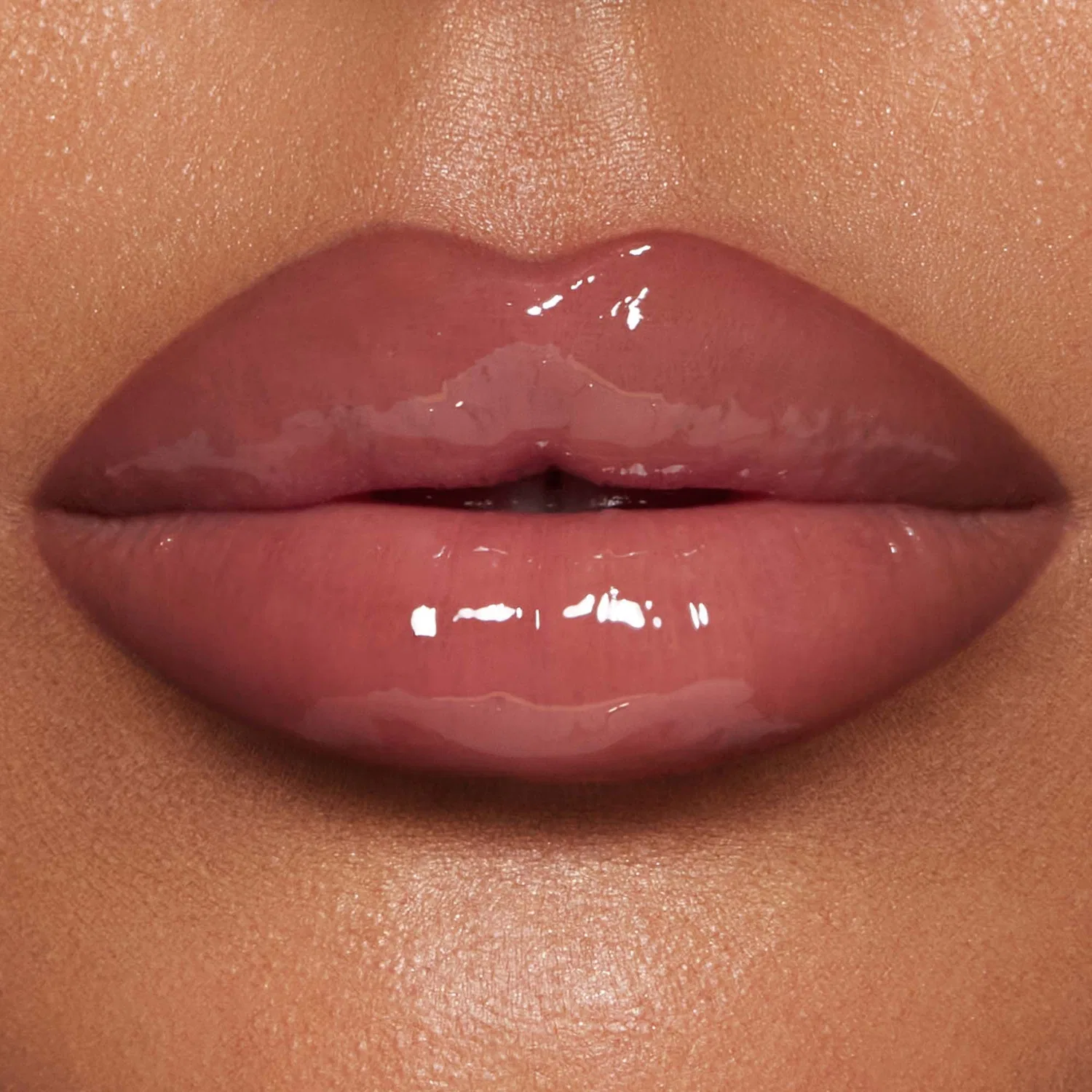 Объемный блеск для губ с эффектом увеличения Pillow Talk Big Lip Plumpgasm Charlotte Tilbury, Medium/Deep — фото 3