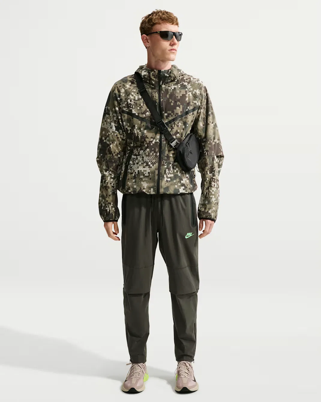 Мужские тканые брюки Nike Tech, Newsprint/Newsprint/Illusion Green