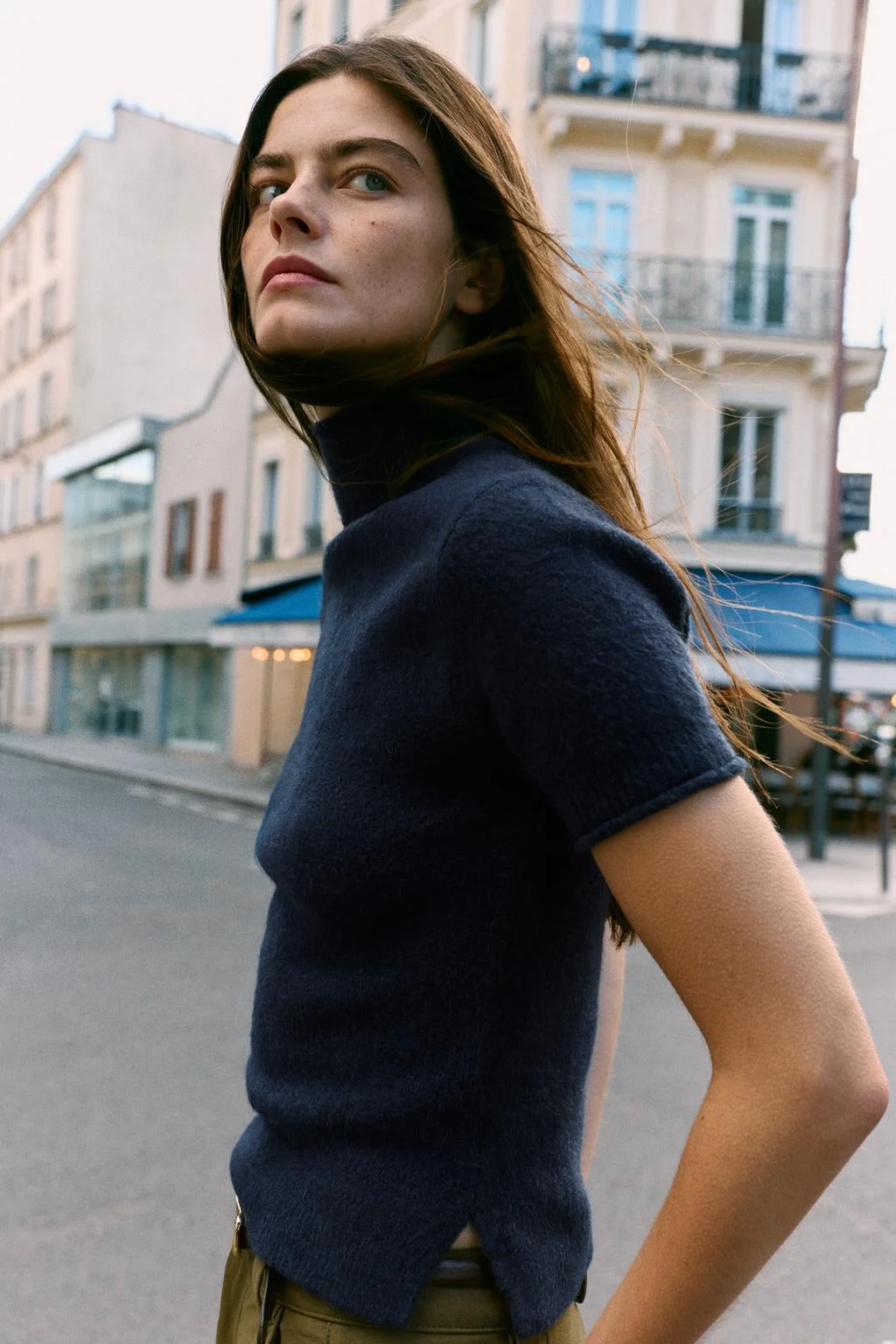 Джемпер Zara с высоким воротом и коротким рукавом, темно-синий — фото 4