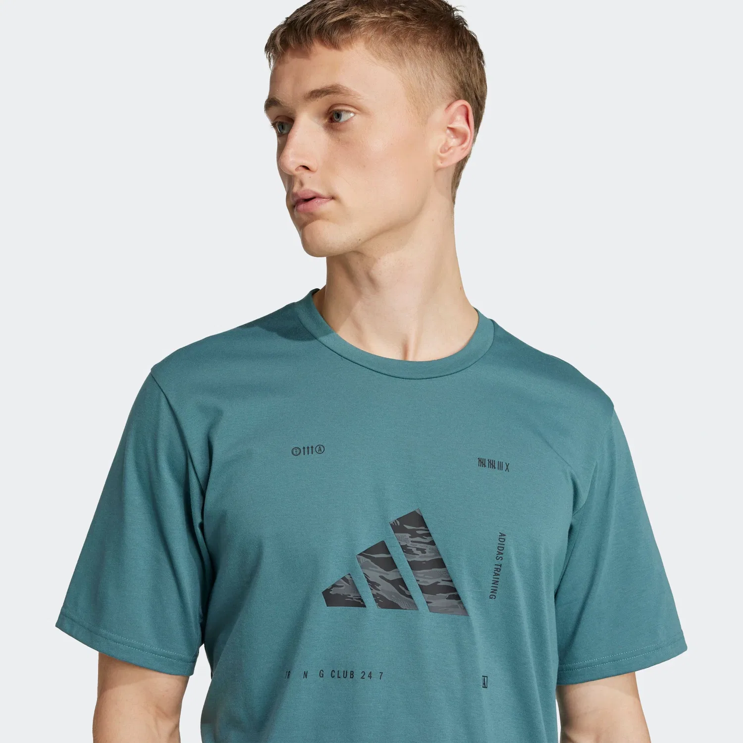 Мужская тренировочная футболка с камуфляжным принтом Adidas Performance, Preloved Violet — фото 4