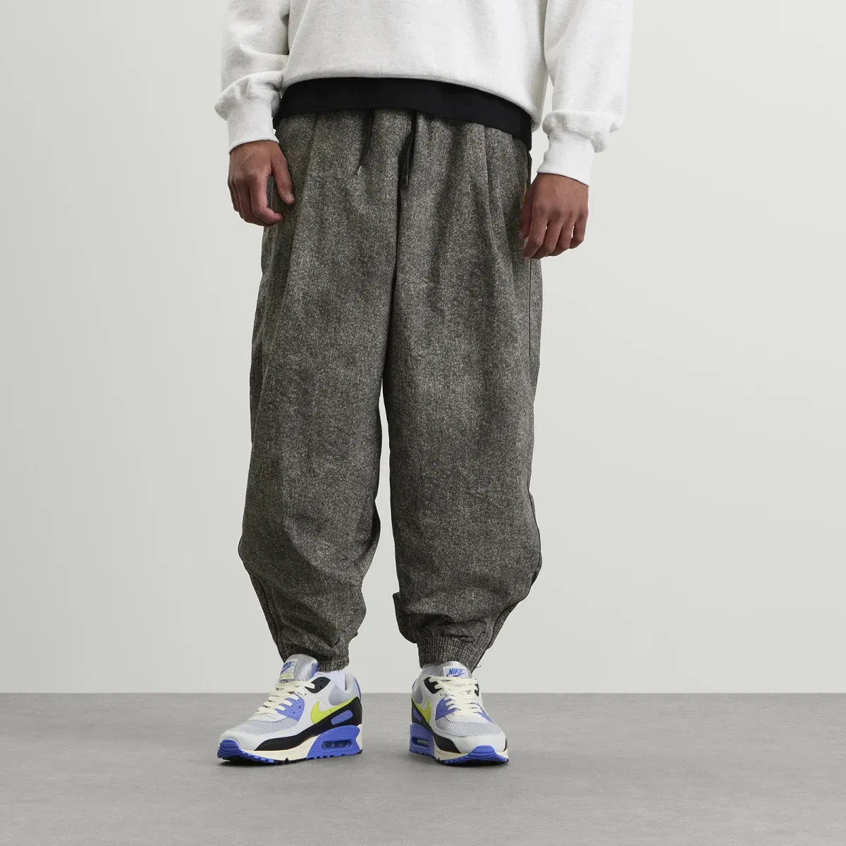 Спортивные брюки Nike Club Rules AOP Track Pant, College Grey & Black — фото 2