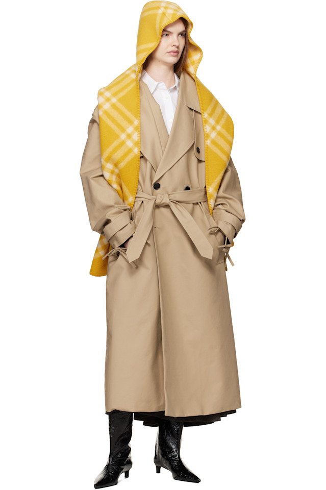 Burberry Шерстяной шарф с капюшоном в желтую клетку — фото 3