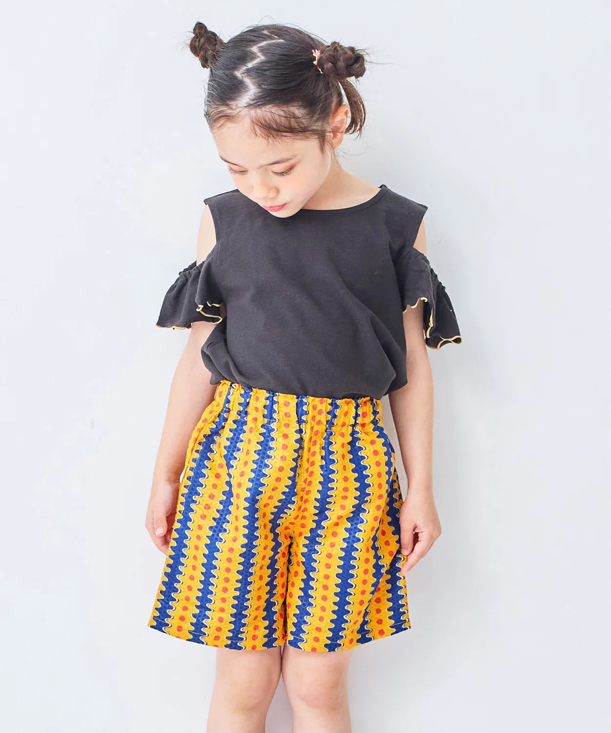Детская футболка с фриллами и открытыми плечами, модель Off Shoulder Life Support Products, Yellow — фото 4