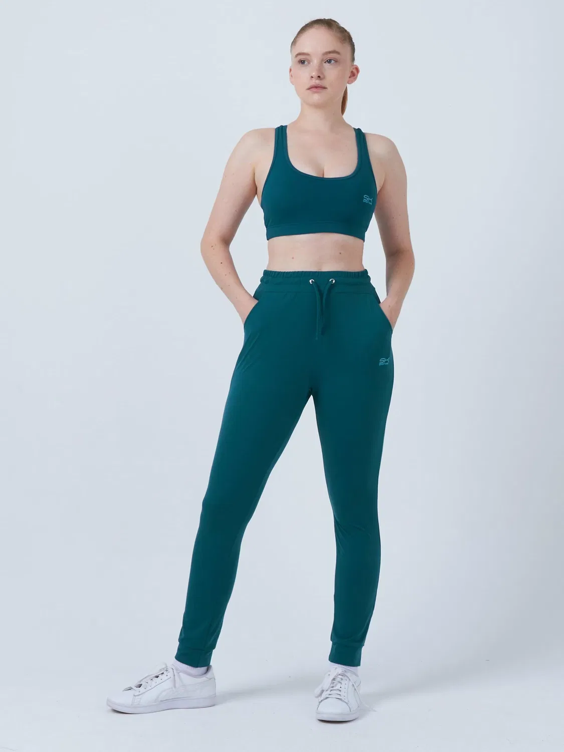 Спортивные брюки Sportkind Regular Workout Pants Jogging Pants в цвете Бетон