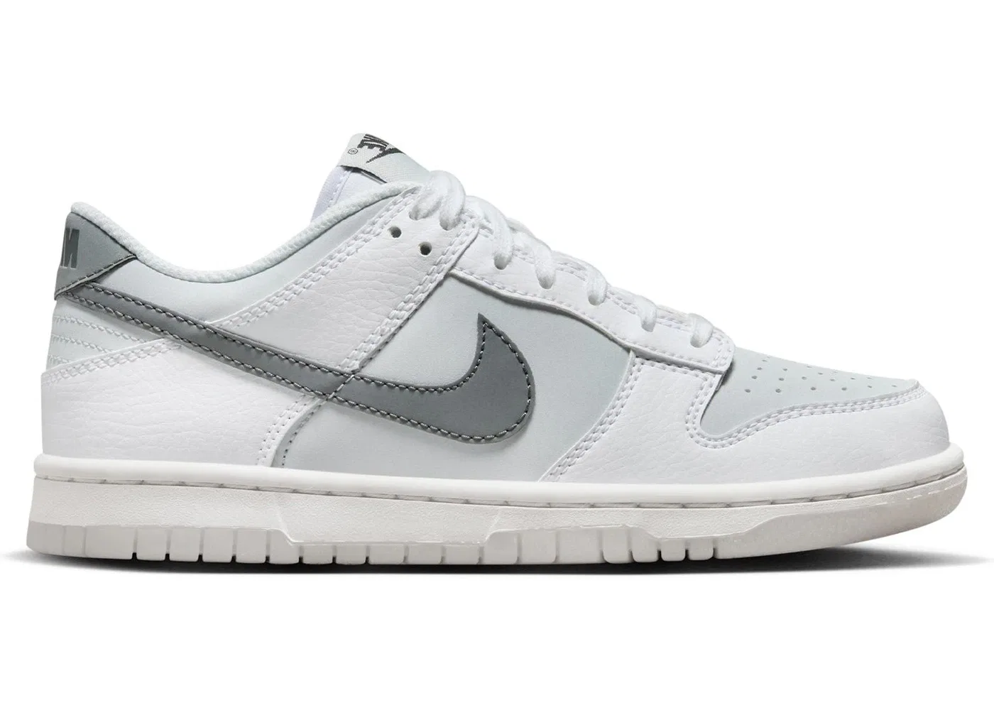 Детские кроссовки с отражающими элементами Nike Dunk Low Nike, White/Football Grey/Pure Platinum/Smoke Grey