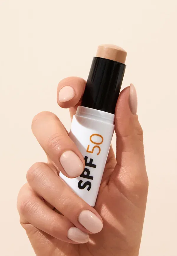Солнцезащитный стик SPF50, 12 г Mineral spf50 sunscreen stick MáDara — фото 3