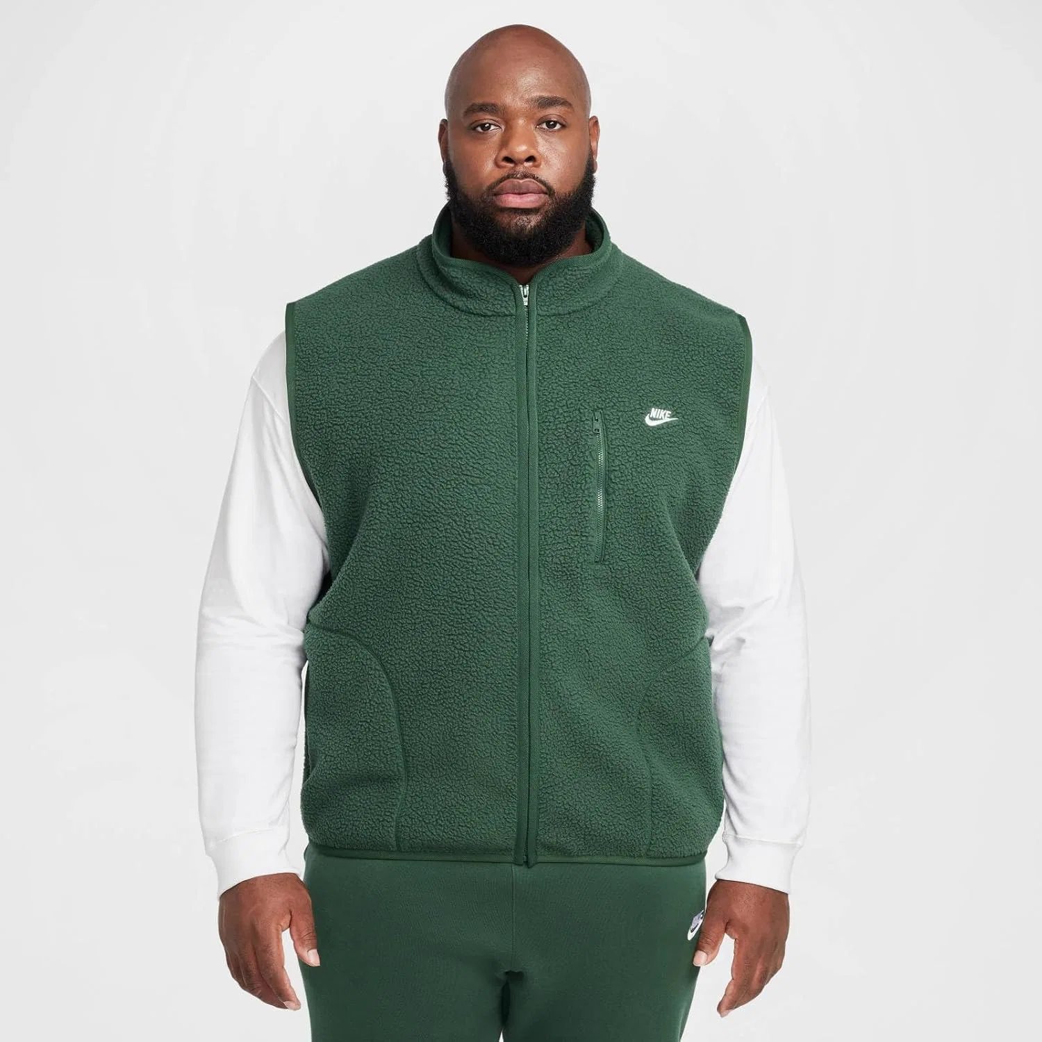 Мужской зимний жилет Nike Sportswear Club (цвет ель/белый, FZ0894-323) — фото 2