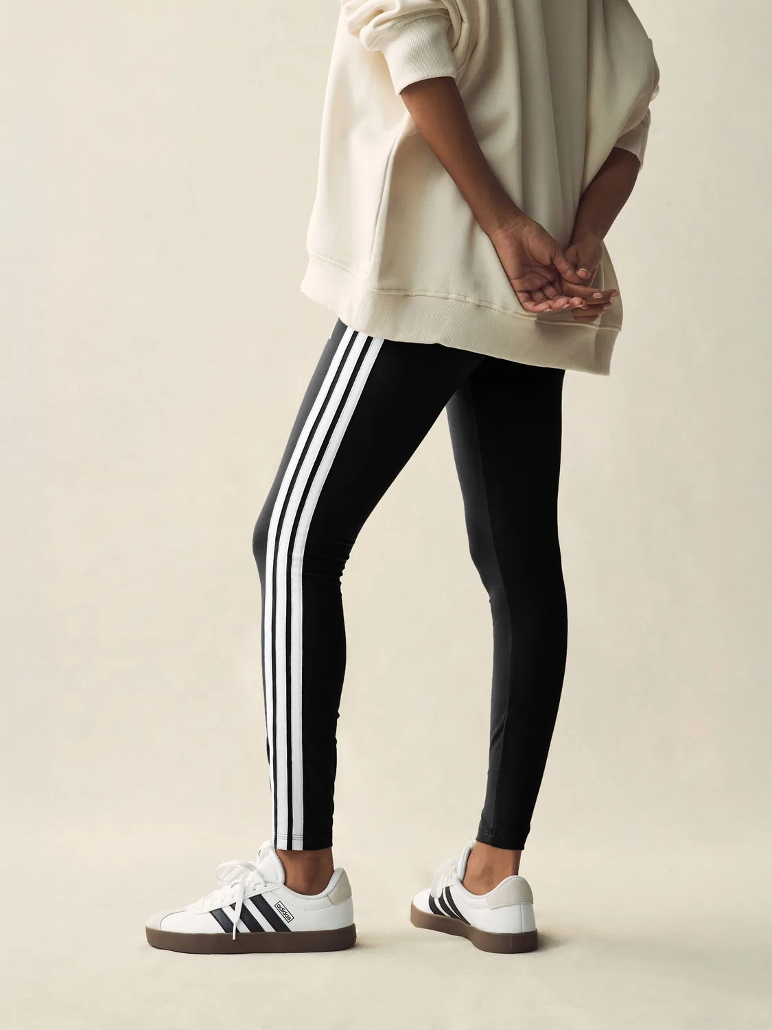 Леггинсы с 3-Stripes, Essential adidas, черно-белые — фото 3