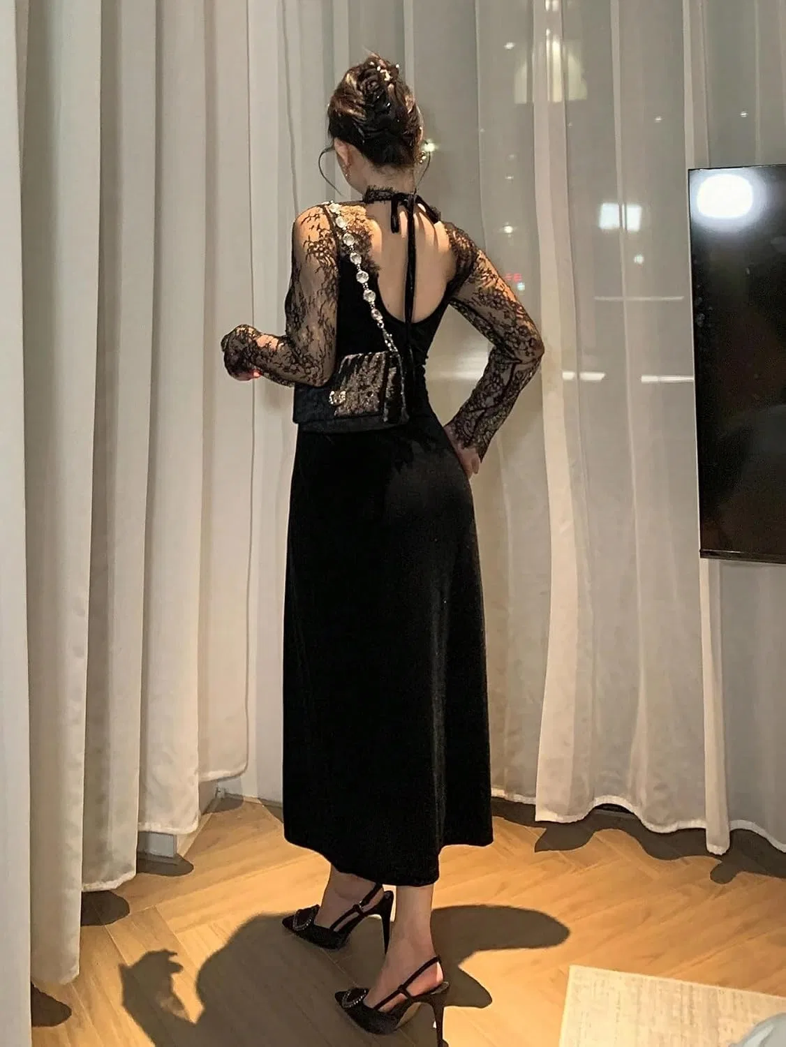 Женское мини-платье с кружевным воротником-стойкой, Black — фото 2
