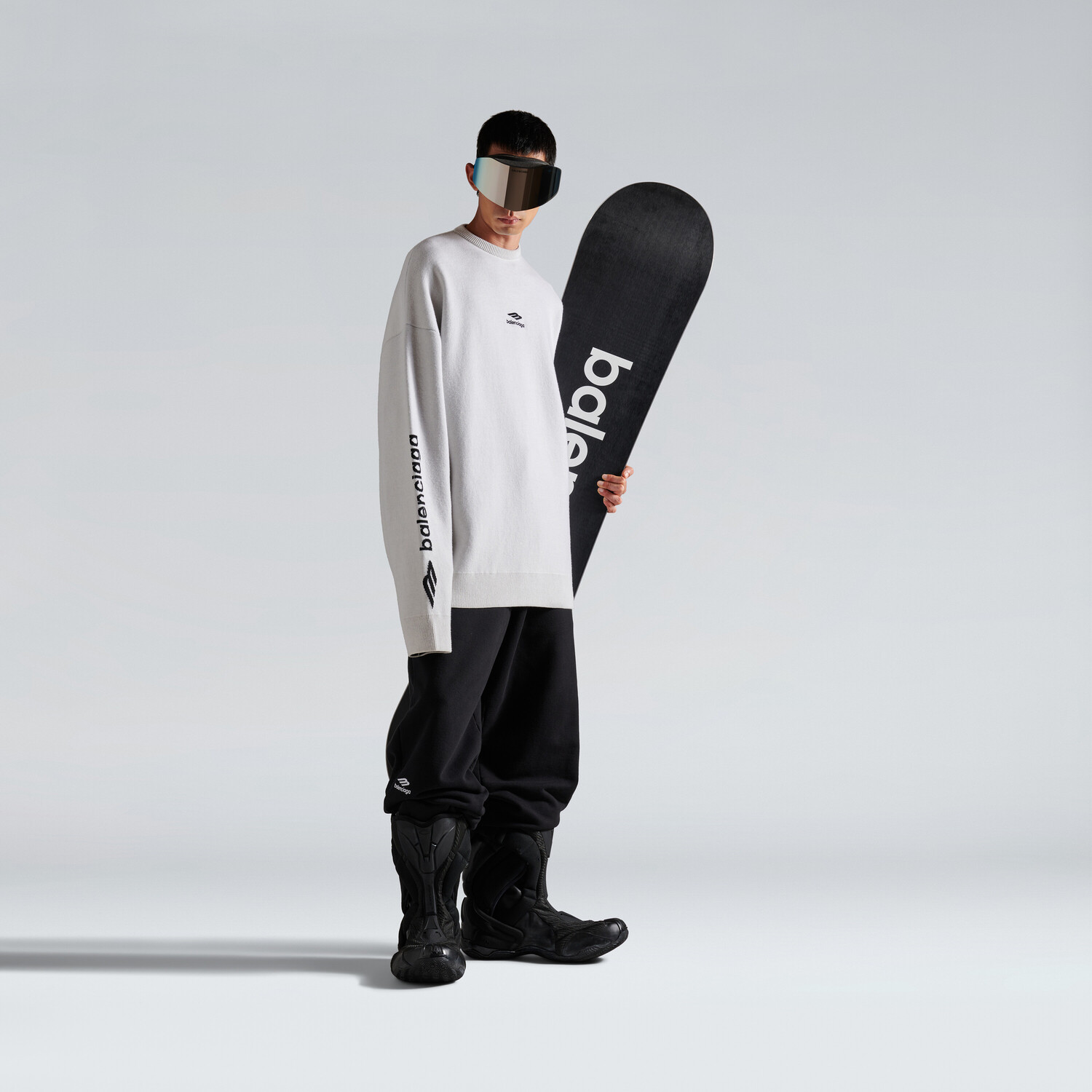 

Мужской свитшот balenciaga 3b sports icon ski бело-черного цвета BALENCIAGA, черный/белый