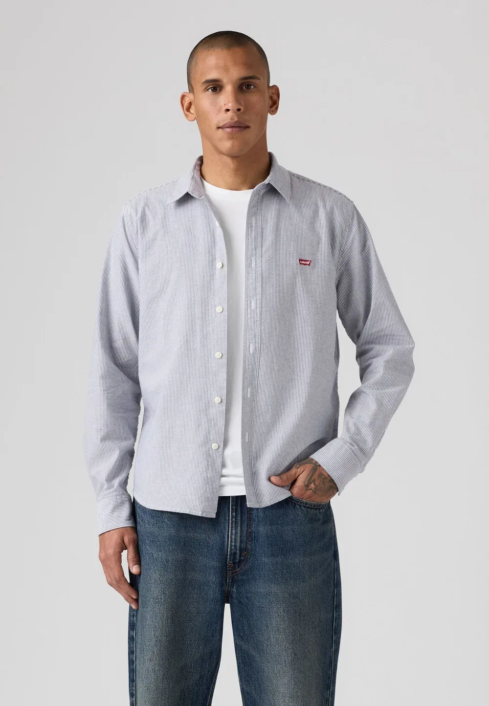 Стандартная рубашка с батарейным питанием - рубашка Levi'S, White/Navy — фото 2