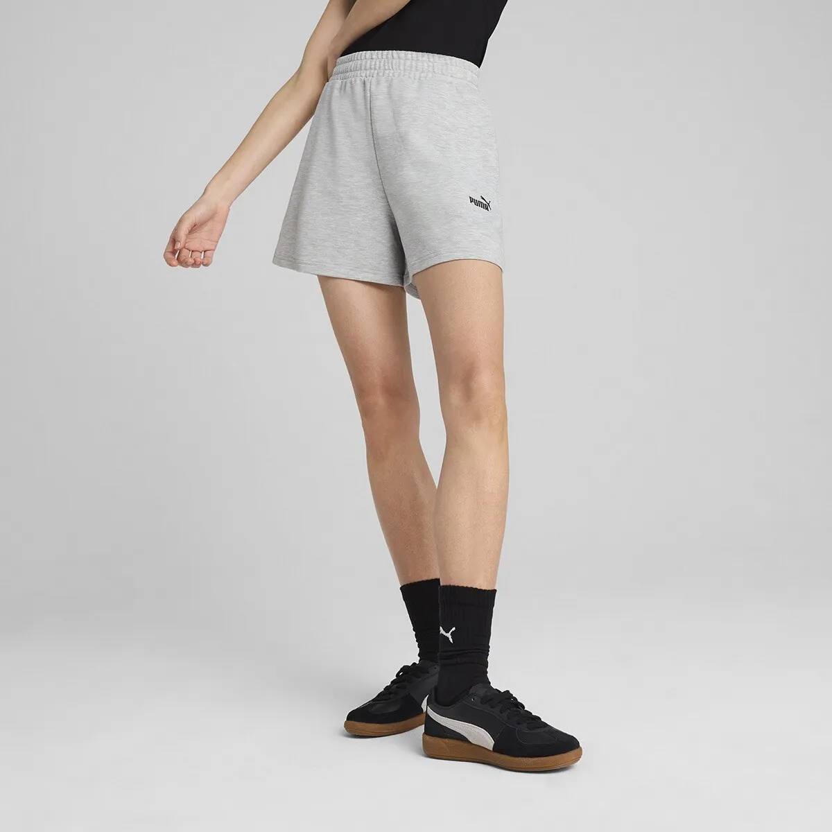 

Женские шорты Puma ESS Small No. 1 Logo 4" Lightweight High Waist Shorts, серый