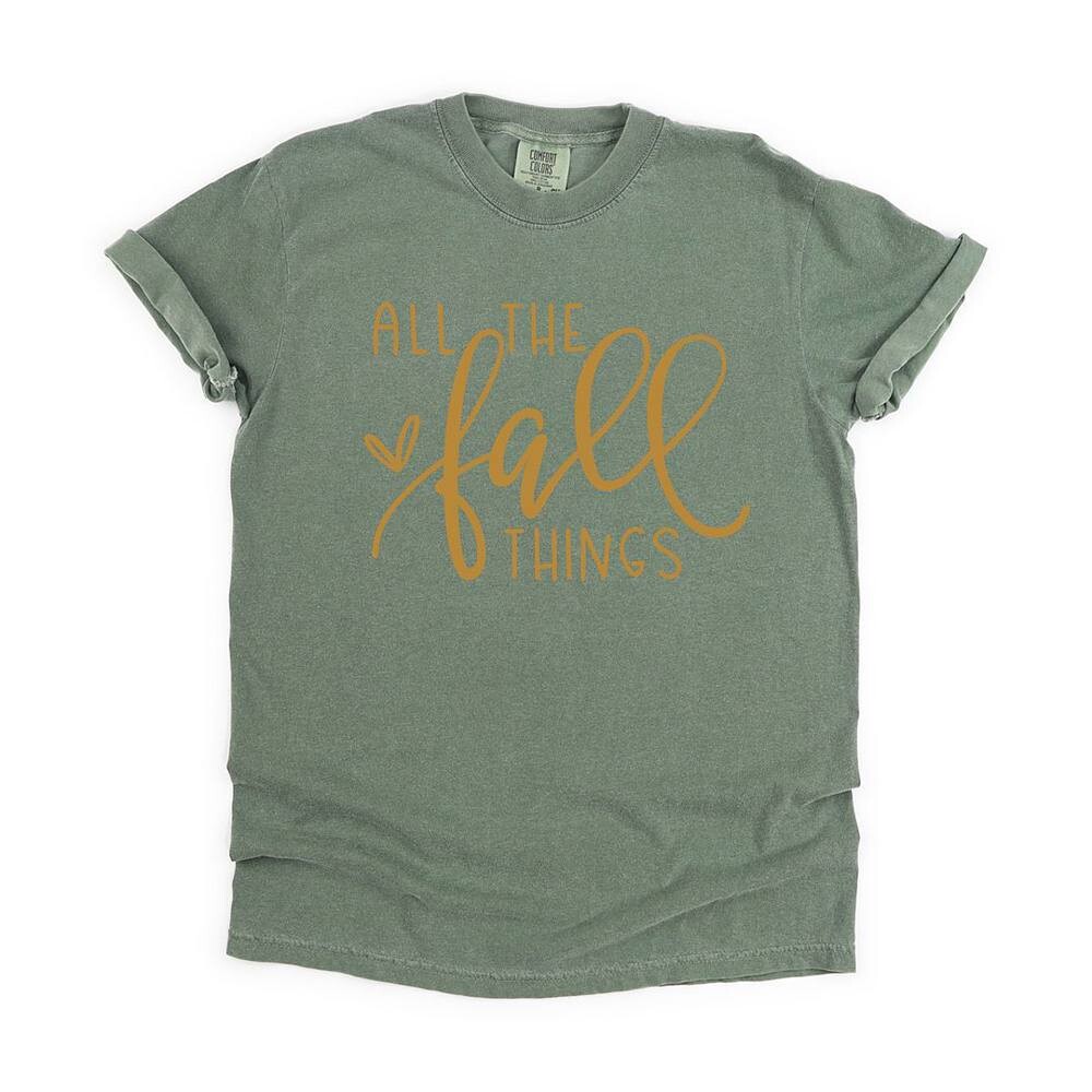 

Футболки All The Fall Things, окрашенные в готовой одежде Simply Sage Market, цвет Moss