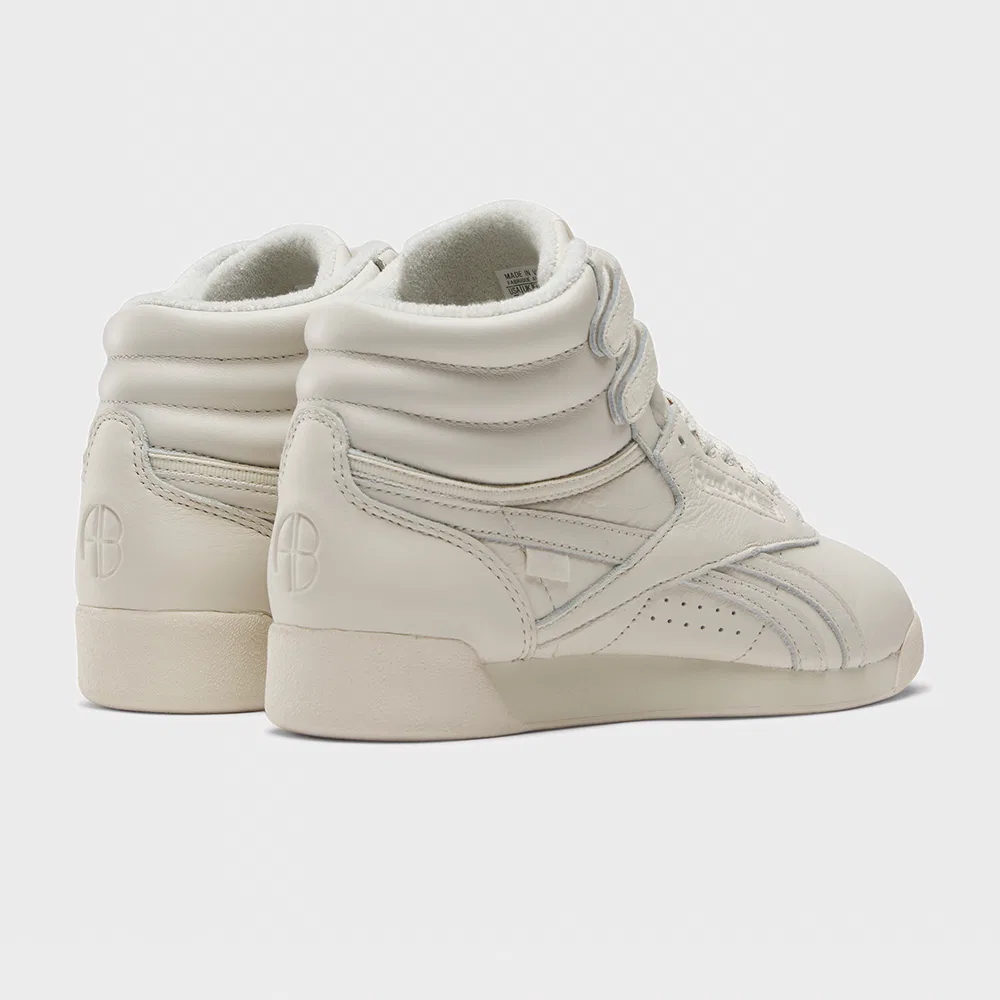 Мужские высокие кроссовки Freestyle Hi кремового цвета от Reebok x Anine Bing — фото 4