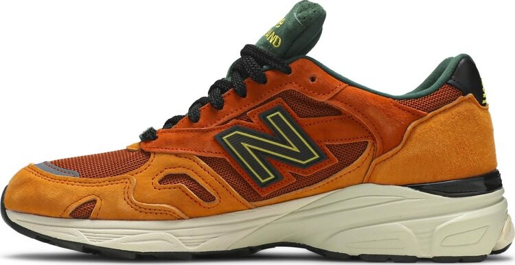 Кроссовки New Balance Sneakersnstuff x 920 Made in England 'SNS Sports World', оранжевый — фото 4