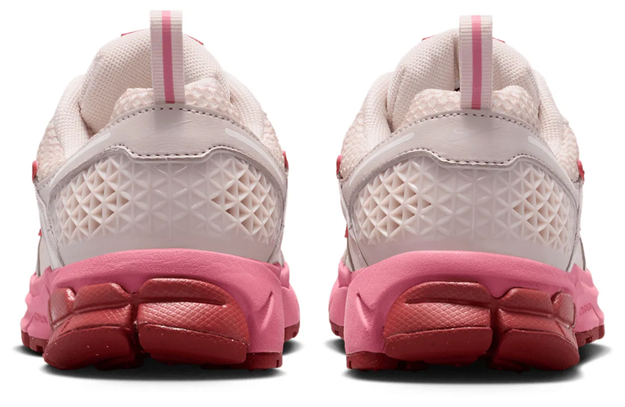 Кроссовки для мальчиков Nike Vomero 5, цвет Silt Red/Silt Red/Peony — фото 3
