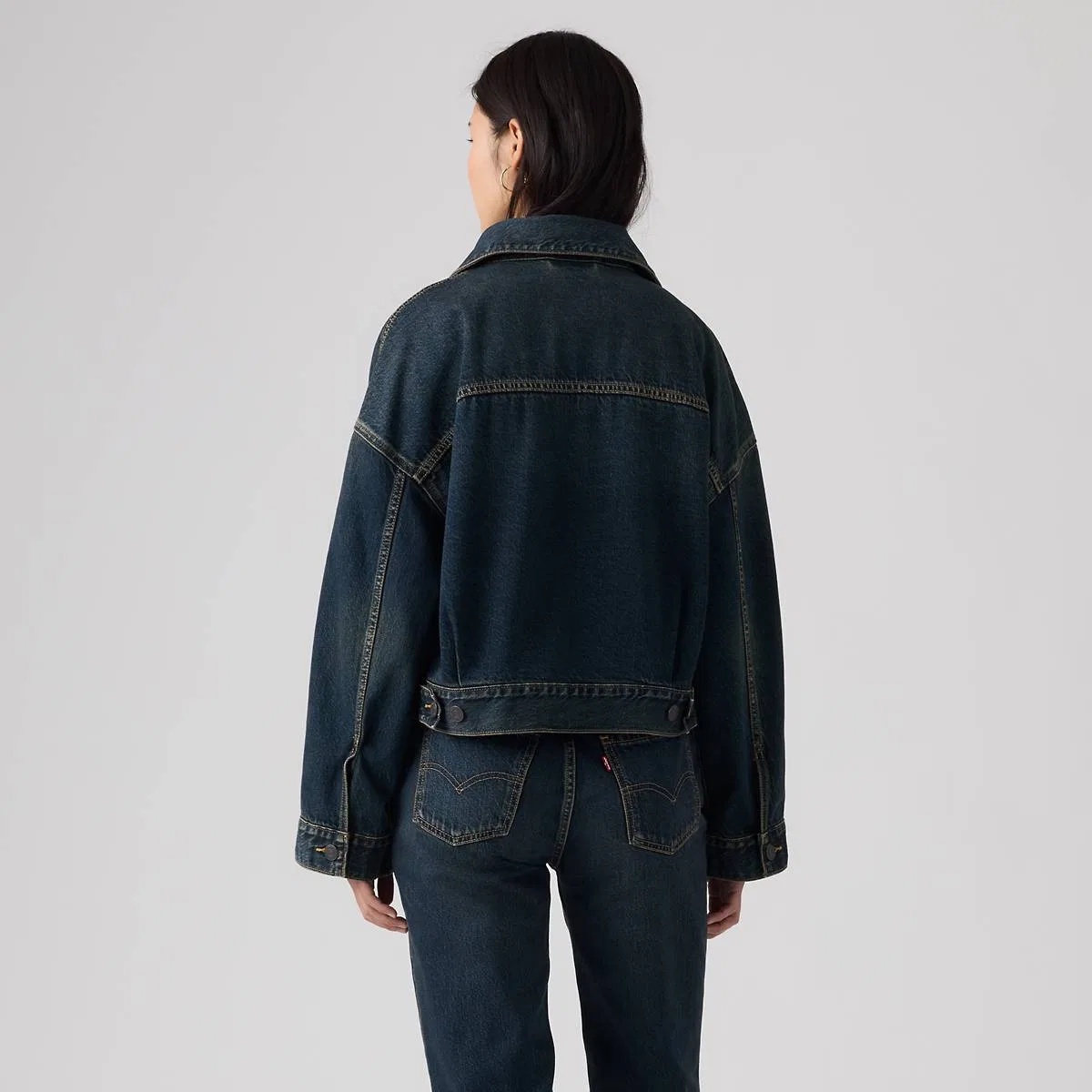 Свободная укороченная куртка-бомбер Levi's, High Vibration Trucker - Dark Wash — фото 4