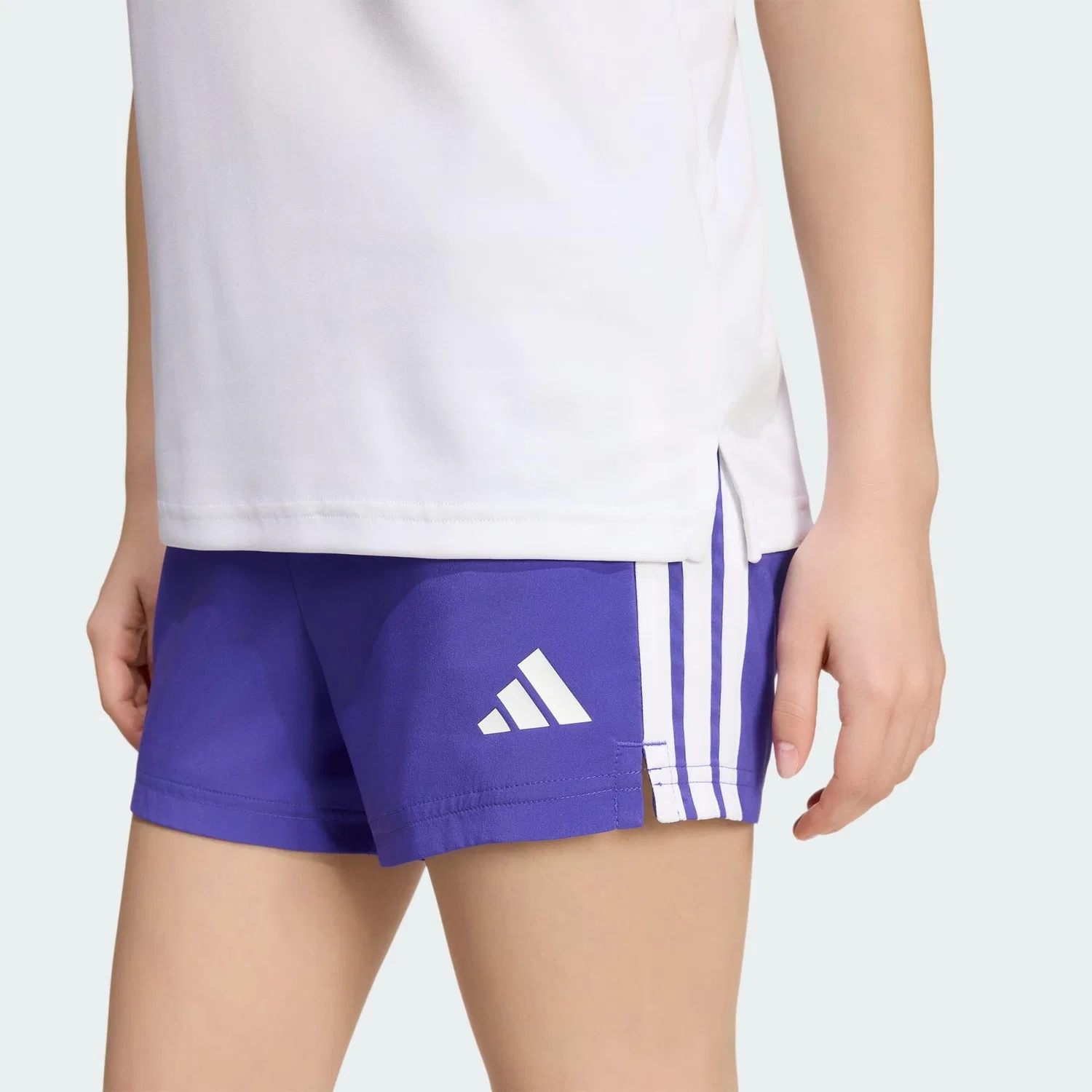 Детские шорты с 3 полосками Train Essentials 3-Streifen Kids Shorts Adidas, Violett Weiss — фото 4