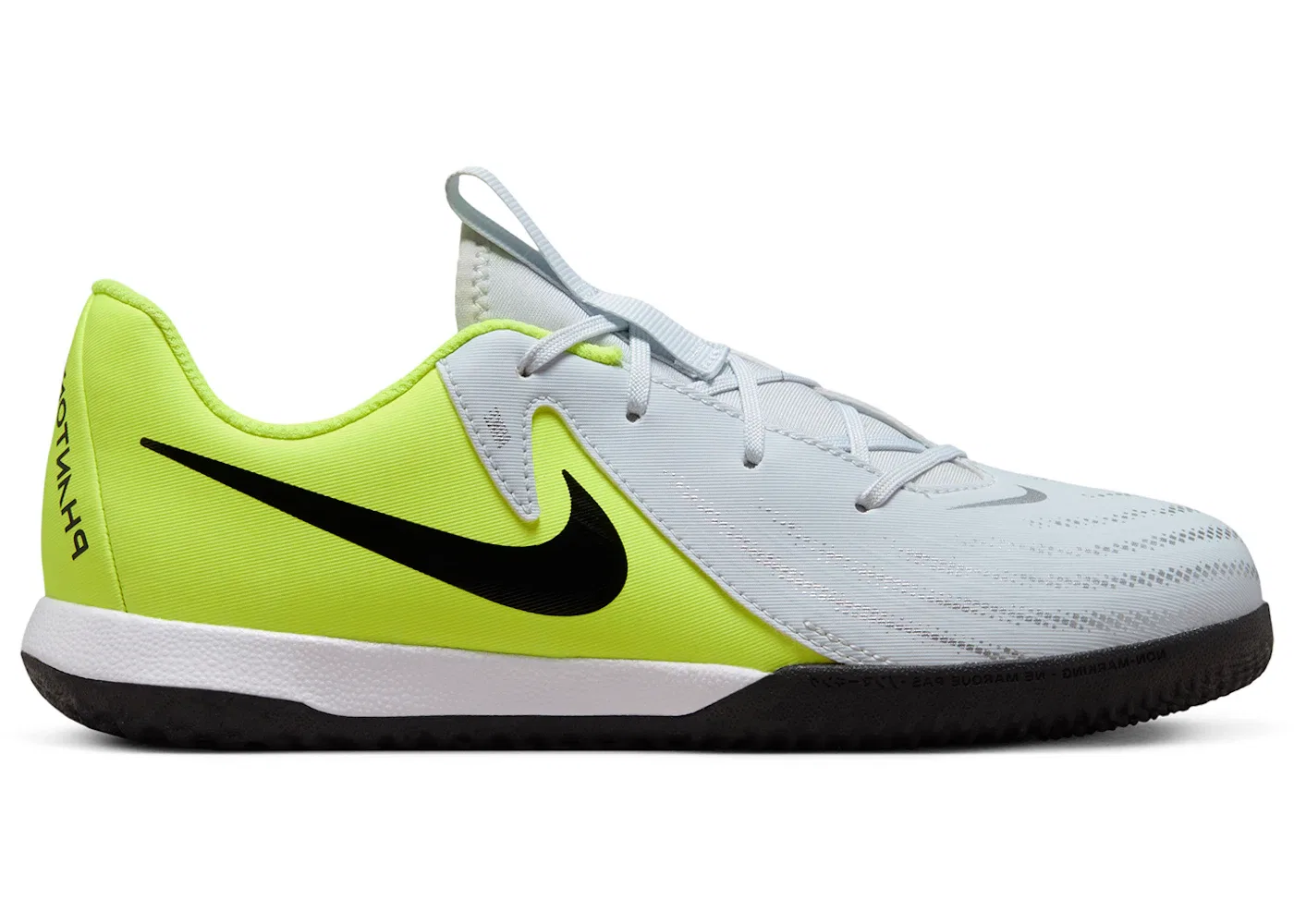 Детские кроссовки для мальчиков футбольные Nike Phantom GX 2 Academy IC, Metallic Silver/Volt/Black
