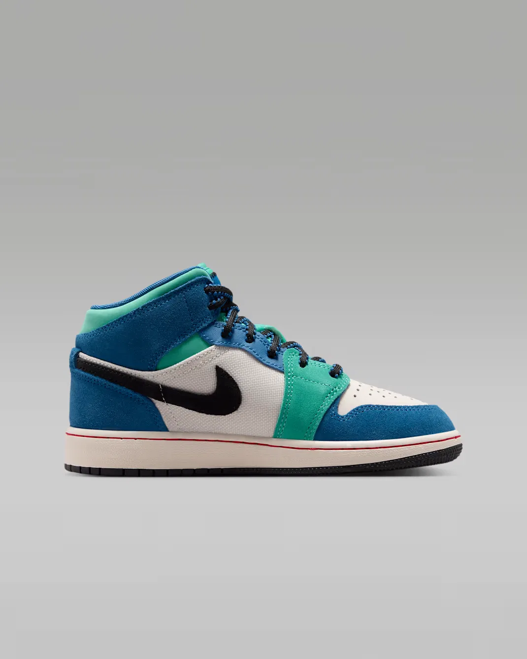 Кроссовки для детей постарше Air Jordan 1 Mid SE, Chalk/True Blue/Kinetic Green/University Red — фото 3