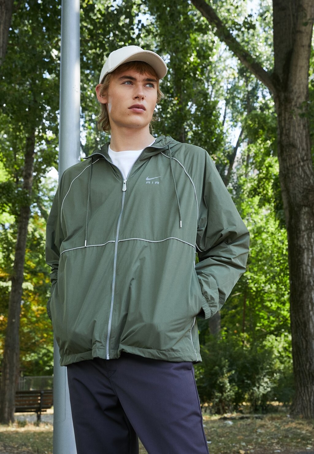 

Куртка легкая AIR Nike Sportswear, цвет medium olive