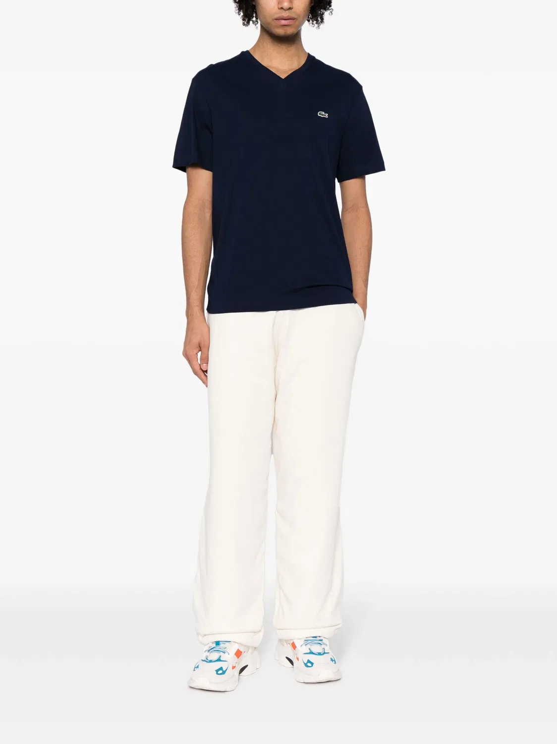 Футболка с V-образным вырезом и нашивкой-логотипом Lacoste — фото 2