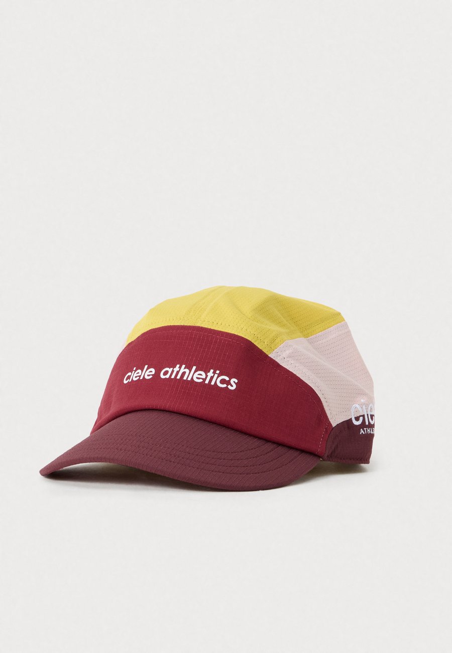 

Бейсболка Ciele CAP FIELD ICONIC UNISEX, Crimson Red/Peach Skin/Red