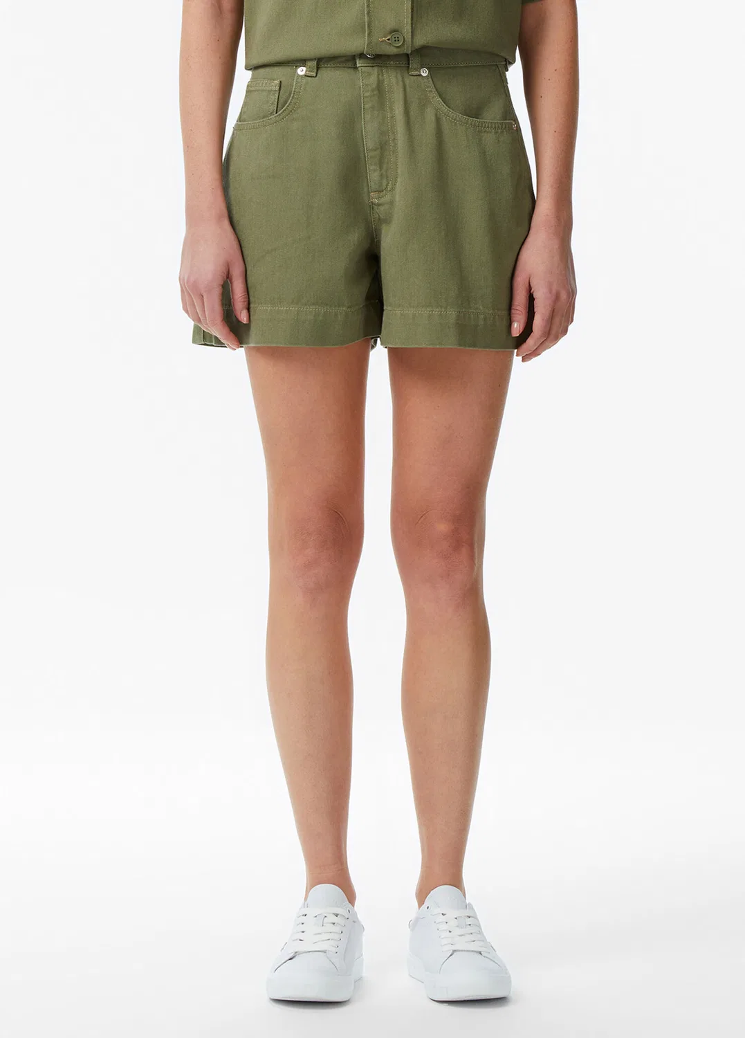 Бермуды Lacoste Haki-BMY Slim Fit, хаки — фото 2