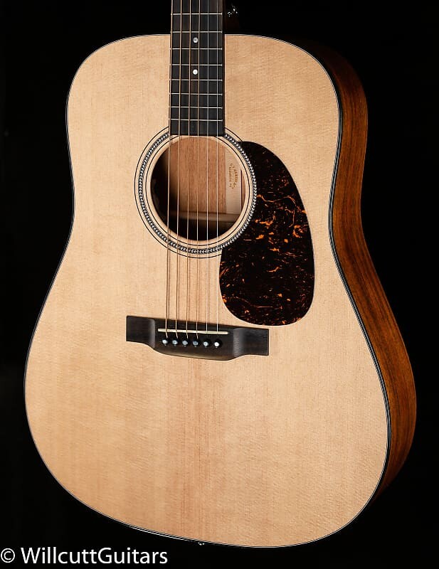 

Martin D-16E Ситка/Красное дерево (999)