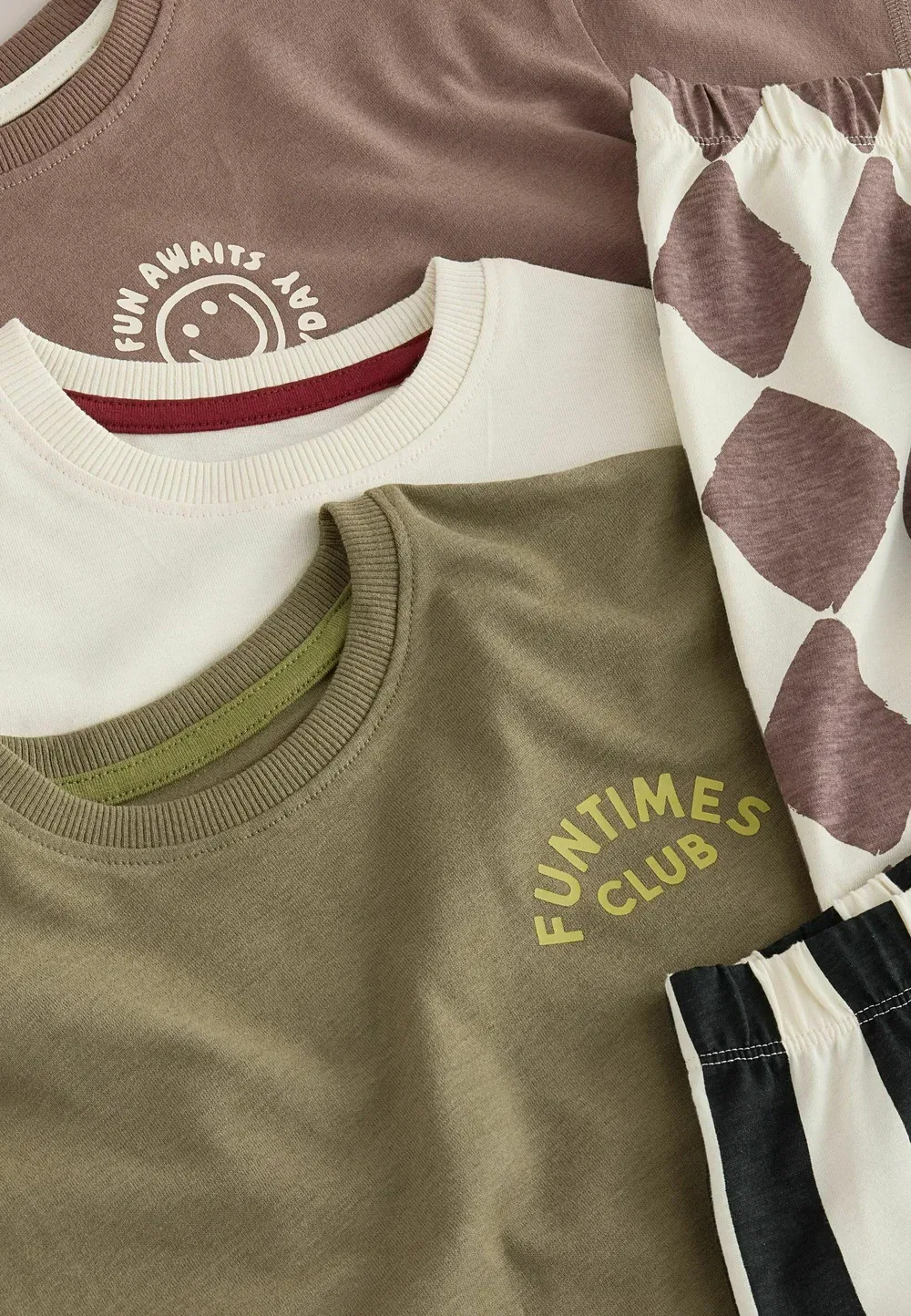 Пижамный комплект из трех шорт и шорт стандартного кроя Next, Khaki Grey Maroon — фото 4
