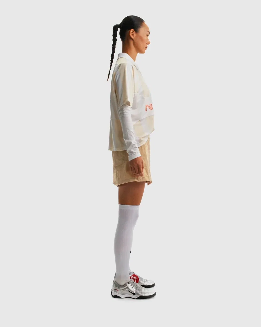 Женская футболка оверсайз с принтом Nike Sportswear Oversized Jersey IO0914-103, Chalk — фото 2