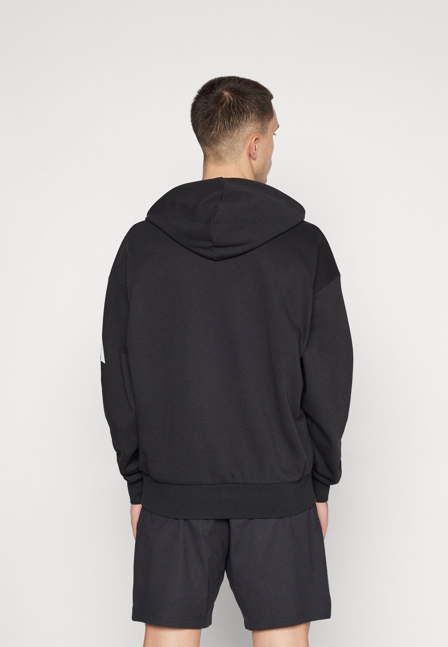 Худи Adidas Sportswear ESSENTIALS LOOSE-FIT 3 BAR, Black/White/Black — фото 4
