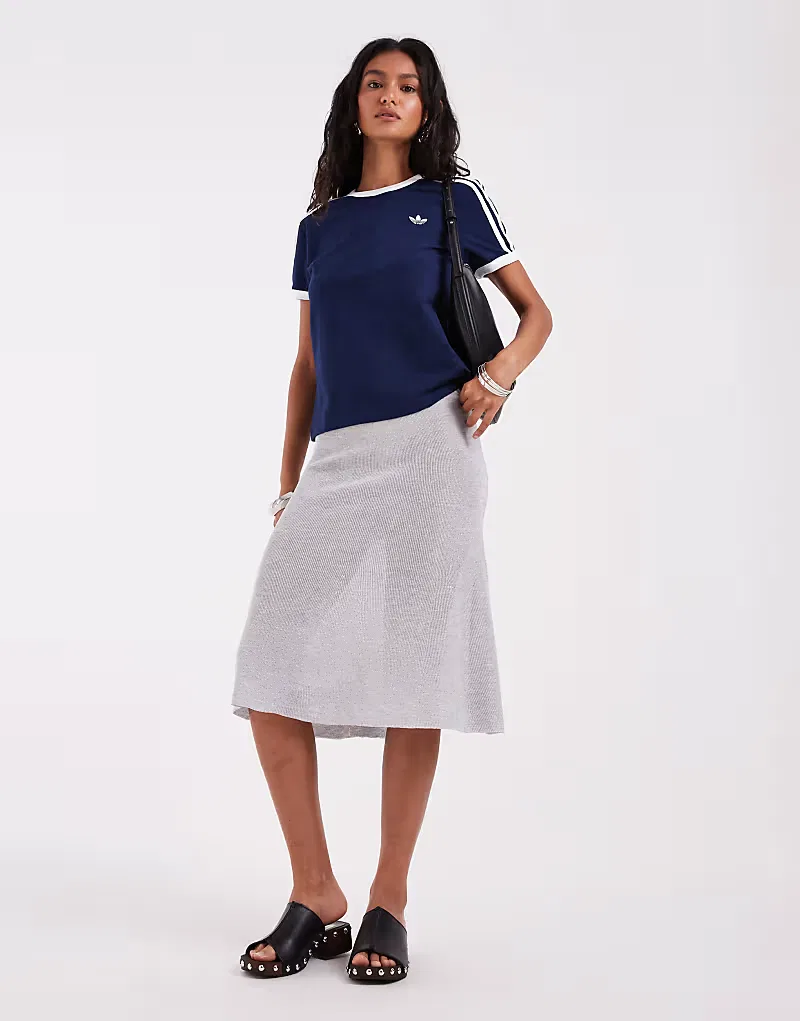 Футболка Adidas Originals приталенного кроя с тремя полосками, темно-синий — фото 3