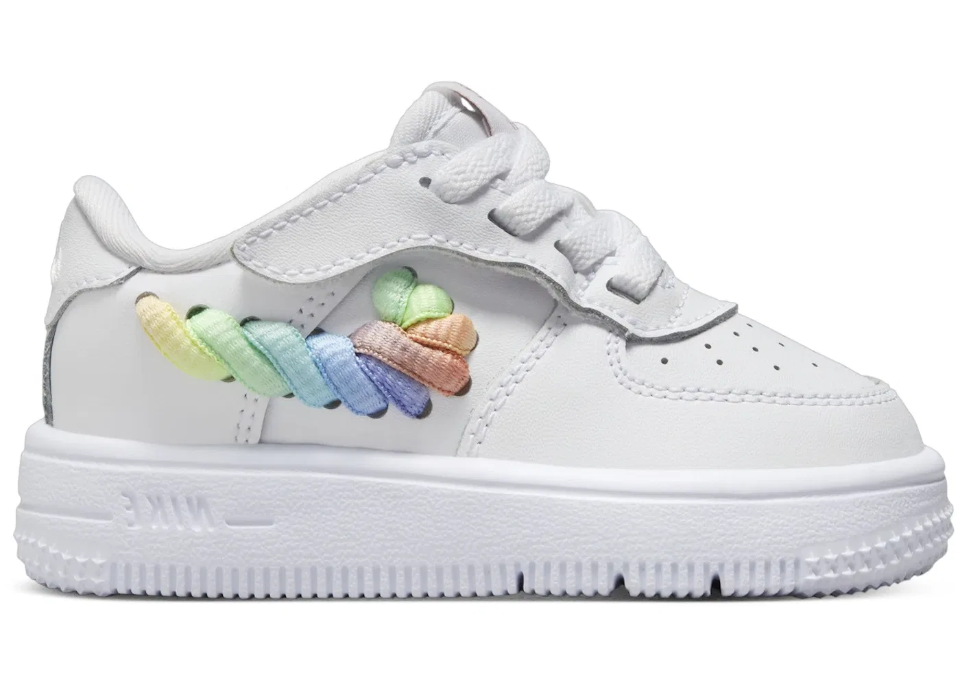 Детские кроссовки с шнуровкой Nike Force 1 Low LV8 EasyOn, White/Terra Blush/Vapor Green/Multi-Color
