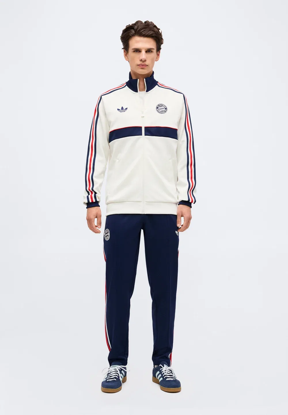 Спортивная форма ФК Бавария Мюнхен - клубная одежда Adidas Originals, Core White/Night Indigo — фото 2