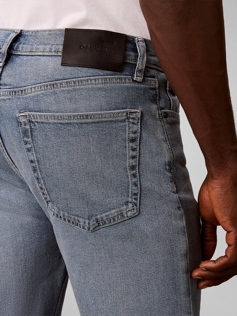 Джинсы Calvin Klein Slim fit светло-голубого цвета — фото 4