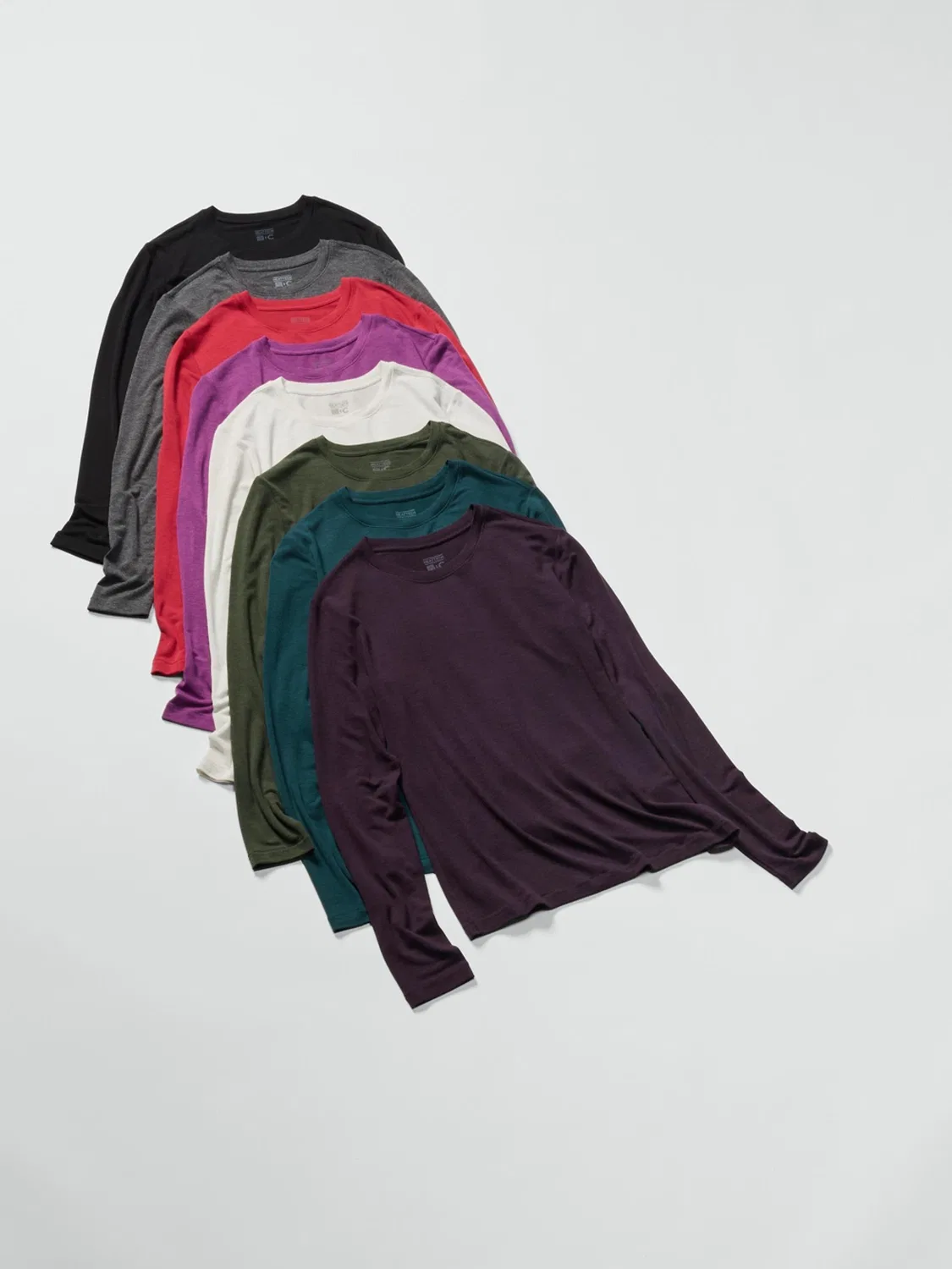 Футболка с длинным рукавом HEATTECH Uniqlo, темно-оливковый — фото 2