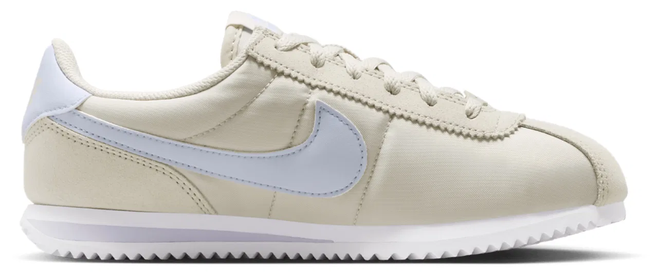 Кроссовки для мальчиков Cortez TXT Nike, цвет White/Ghost/Lt Bone