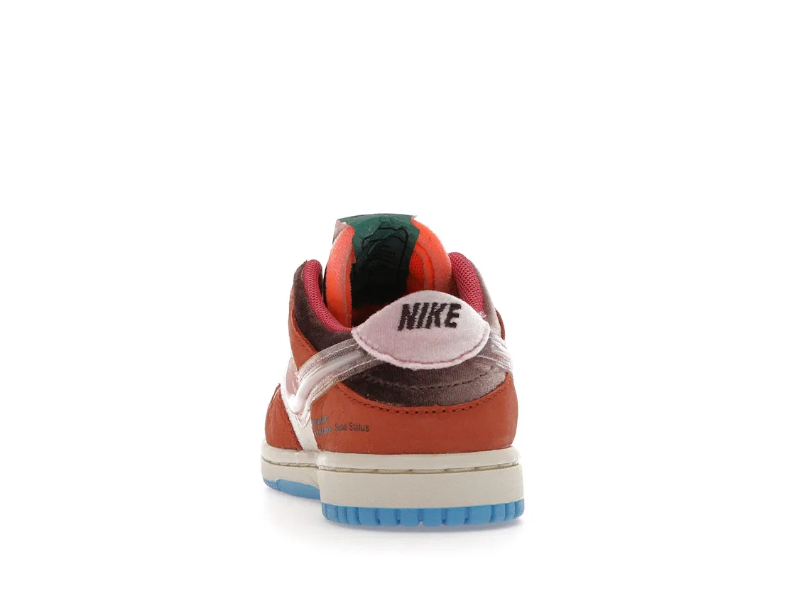 Детские кроссовки Lifestyle с принтом Nike Dunk Low Social Status Free Lunch Chocolate Milk Nike, Canvas/Mid Soft Pink-Burnt Brown — фото 4