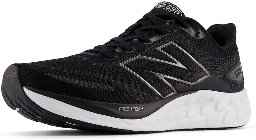 Мужские кроссовки New Balance Fresh Foam 680 V8, черный/металлик — фото 2