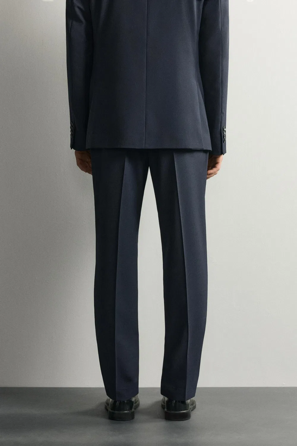 Брюки от костюма из шерстяной смеси, стандартного кроя. ZARA, Navy blue — фото 3